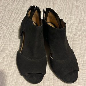 Naturalizer Black suede wedge with open toe. Size 7.